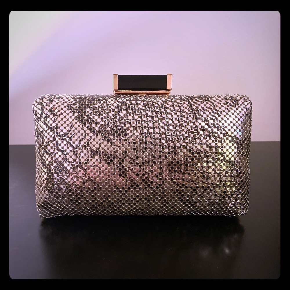 Bebe clutch